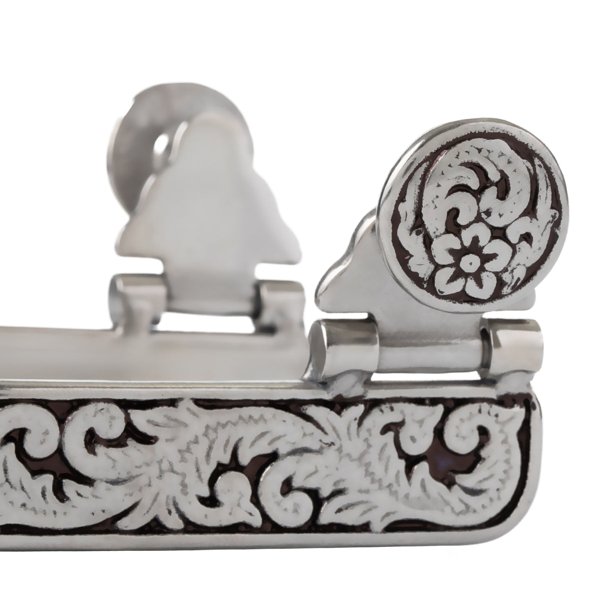 Men's Spurs with Engraved Band and Black Background