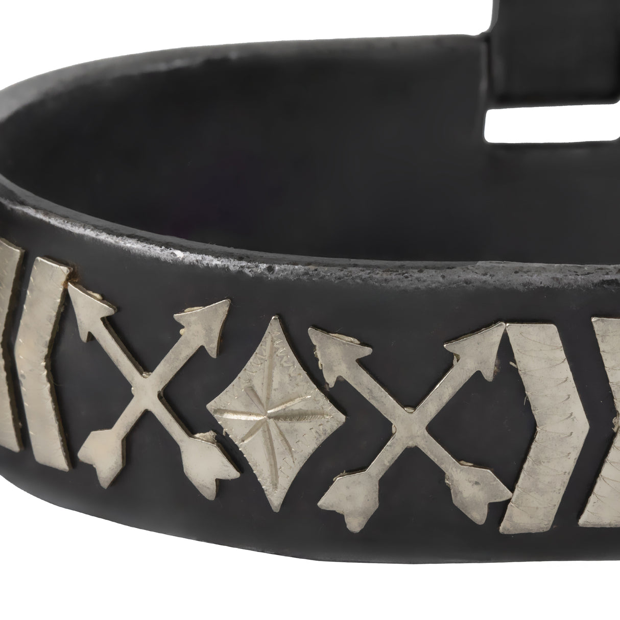 Mens Spur with Arrow Crossing Design