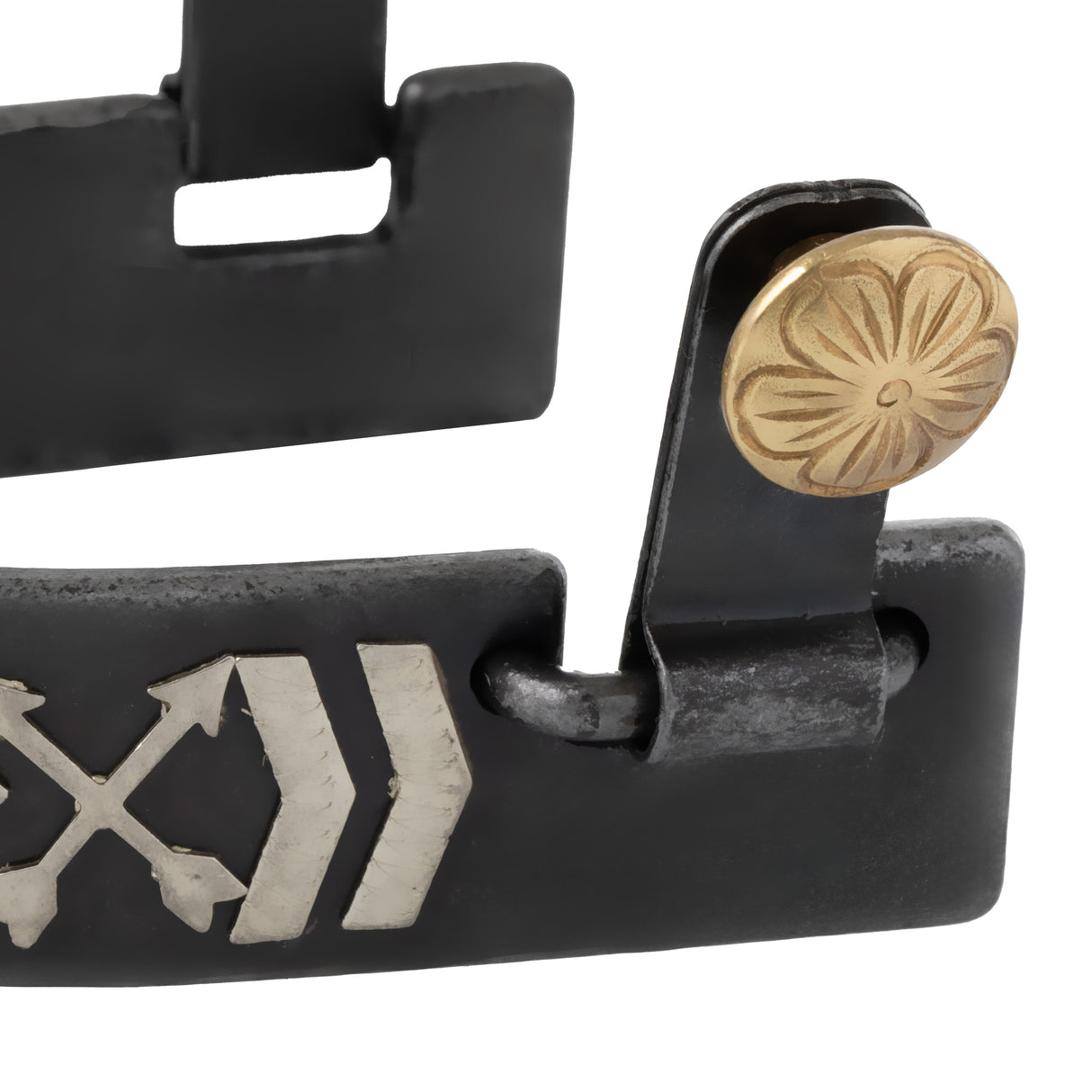 Mens Spur with Arrow Crossing Design